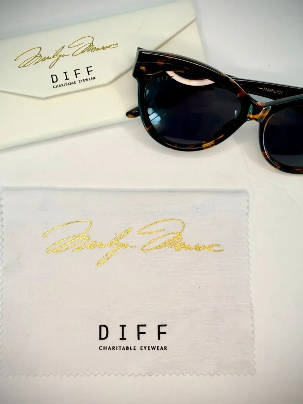DIFF x Marilyn Monroe | Tortoise Cat Eye Sunglasses + Case Cloth